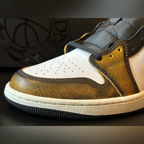 Jordan 1 Mid SE - Picture 2 of 7